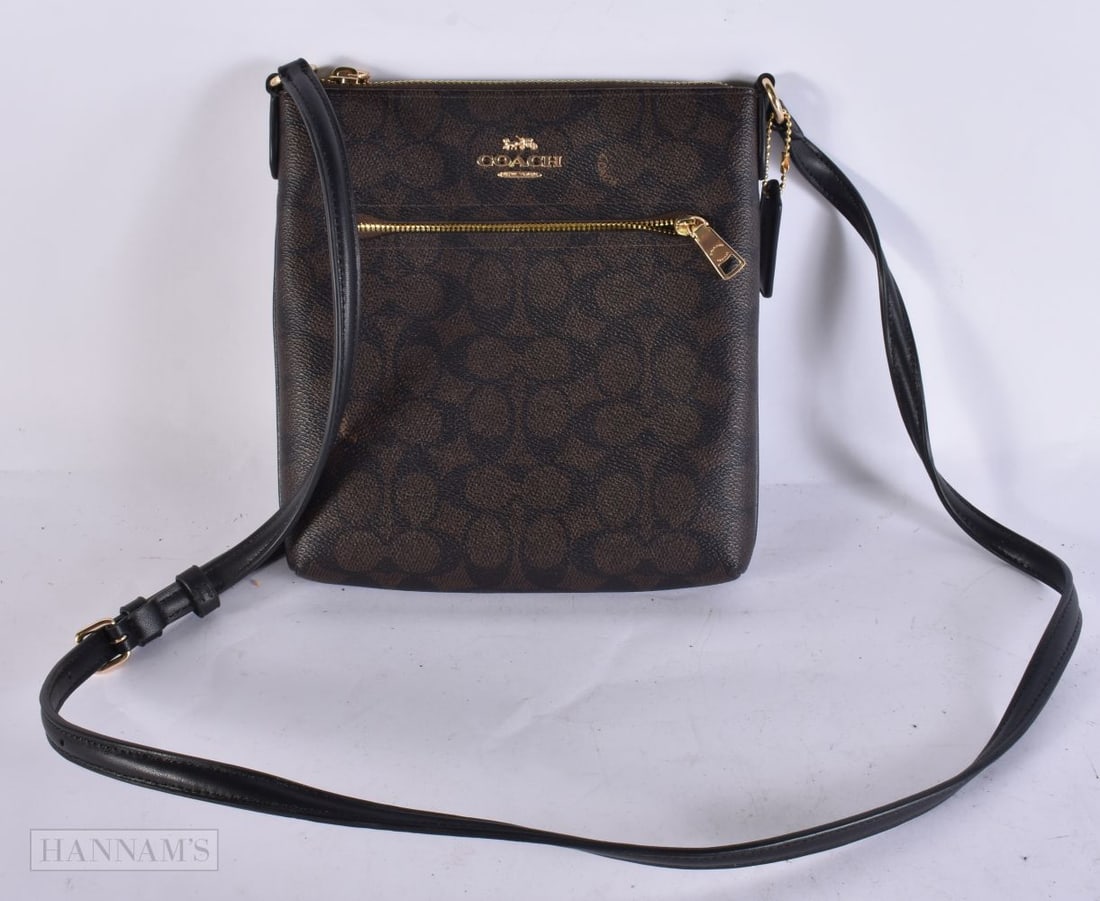 Coach Signature Canvas Crossbody Messenger Bag in Brown w/ Gold Tone Hardware. 22 cm x 10 cm.: Coach Signature Canvas Crossbody Messenger Bag in Brown w/ Gold Tone Hardware. 22 cm x 10 cm.