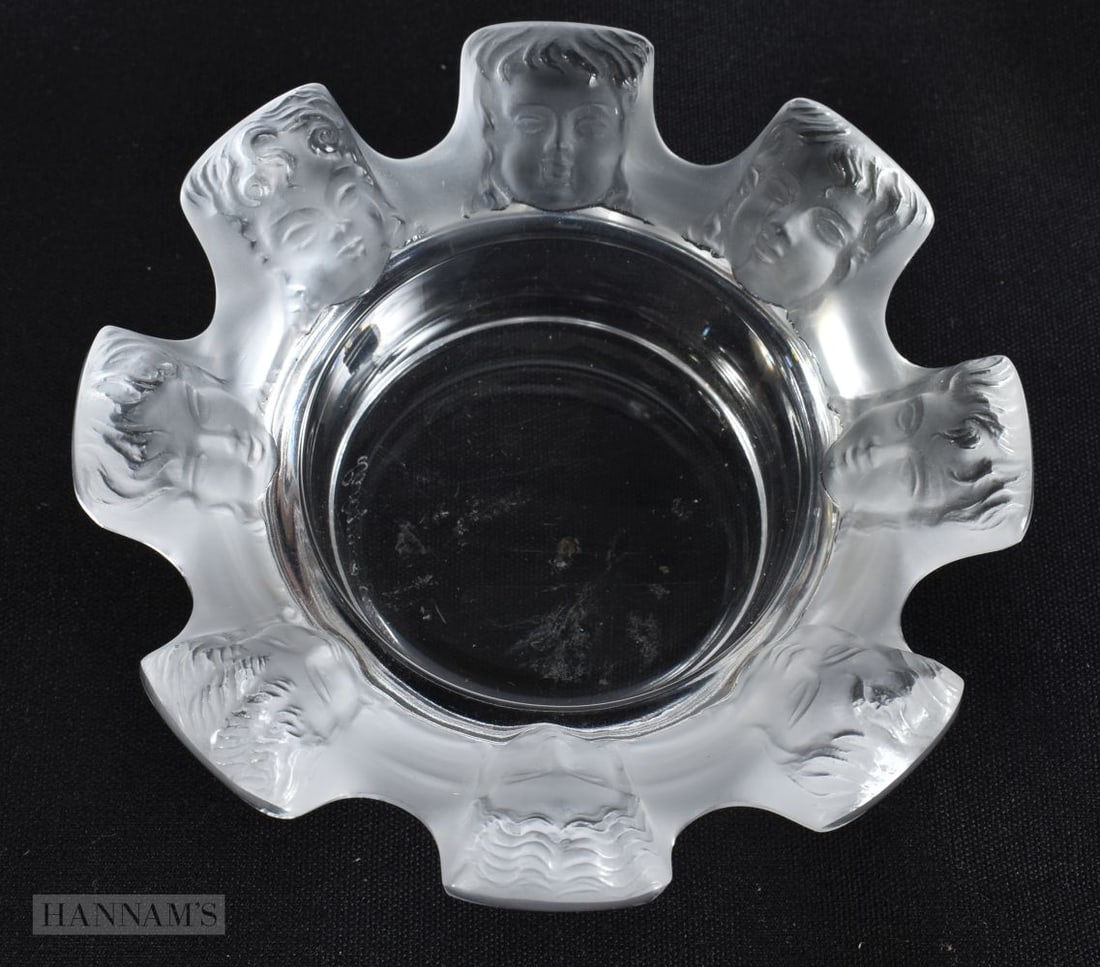 A FRENCH LALIQUE GLASS DISH. 10 cm wide. (1 of 4)