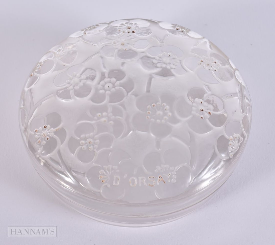 A RENE LALIQUE GLASS D'ORSAY BOX AND COVER. 9.5 cm wide. (1 of 3)