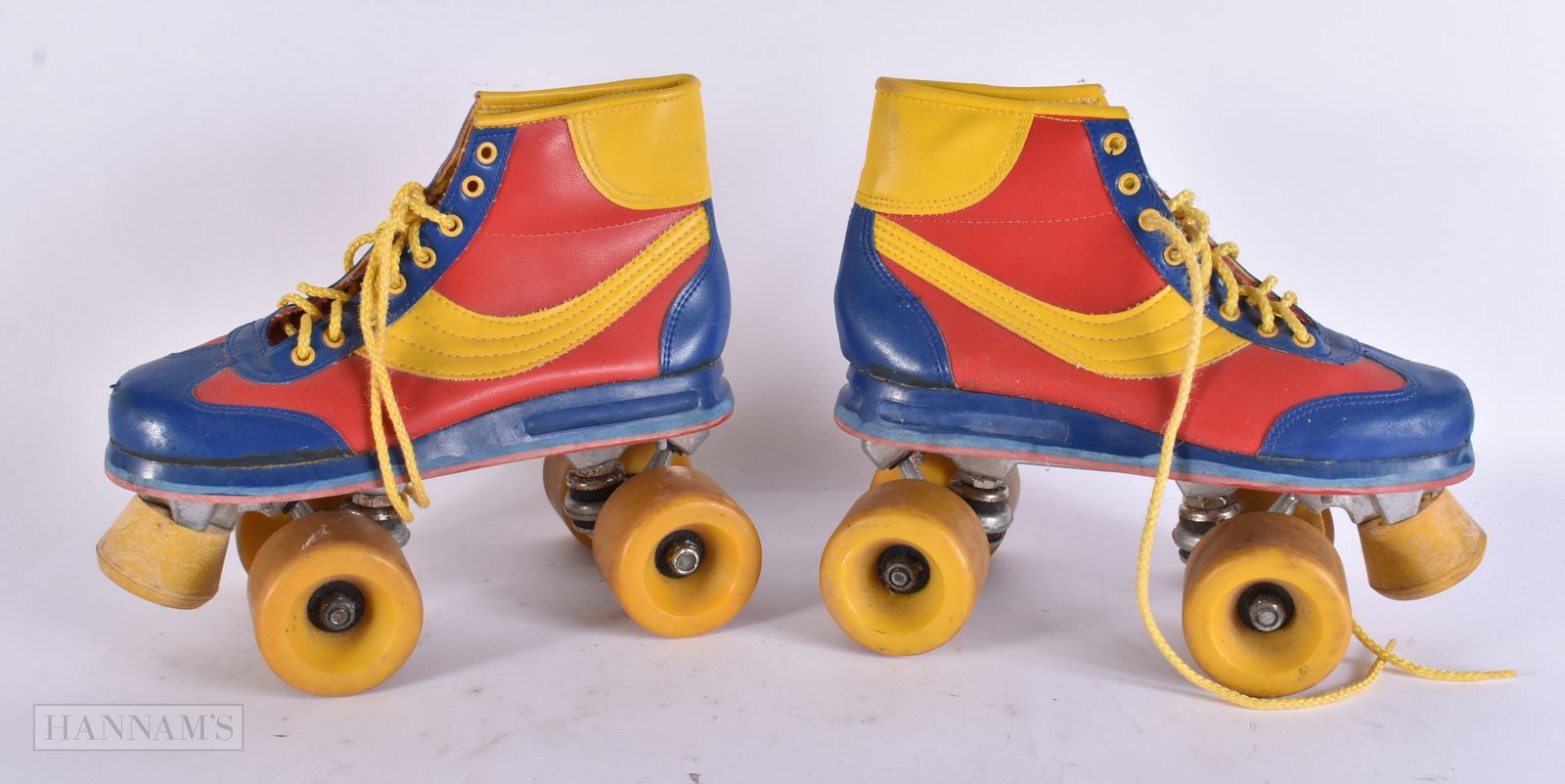 A PAIR OF VINTAGE ROLLER SKATES. 29 cm long. (1 of 4)