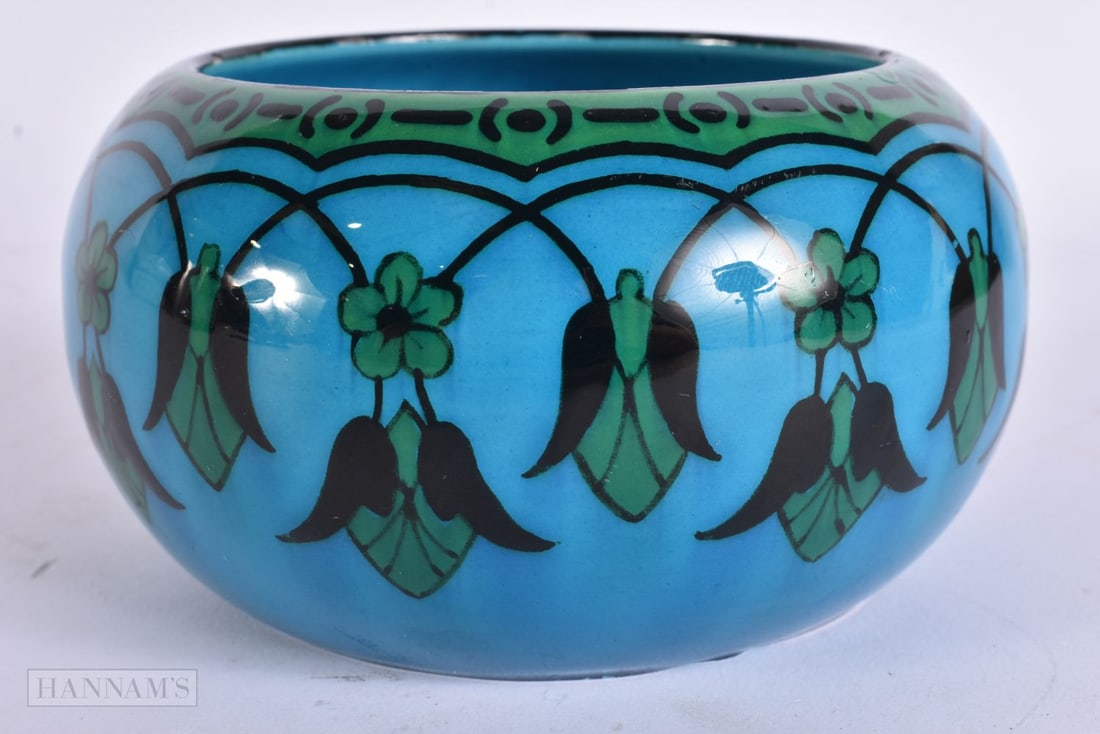 A LOVELY ART DECO FRENCH SEVRES CIRCULAR BOWL painted with stylised flowers. 12.5 cm wide.: A LOVELY ART DECO FRENCH SEVRES CIRCULAR BOWL painted with stylised flowers. 12.5 cm wide.