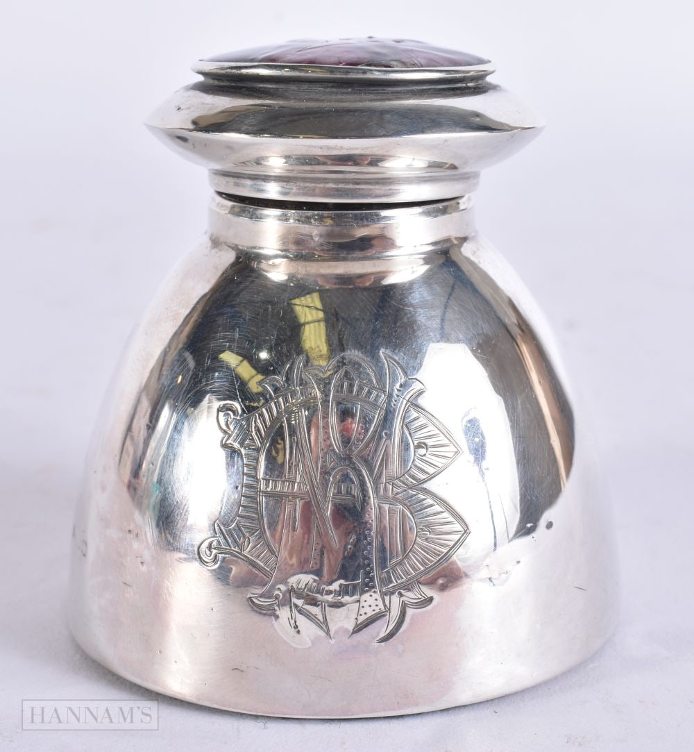 AN EDWARDIAN SILVER AND LIMOGES ENAMEL INKWELL. 217 grams overall. 8 cm x 6.5 cm.: AN EDWARDIAN SILVER AND LIMOGES ENAMEL INKWELL. 217 grams overall. 8 cm x 6.5 cm.