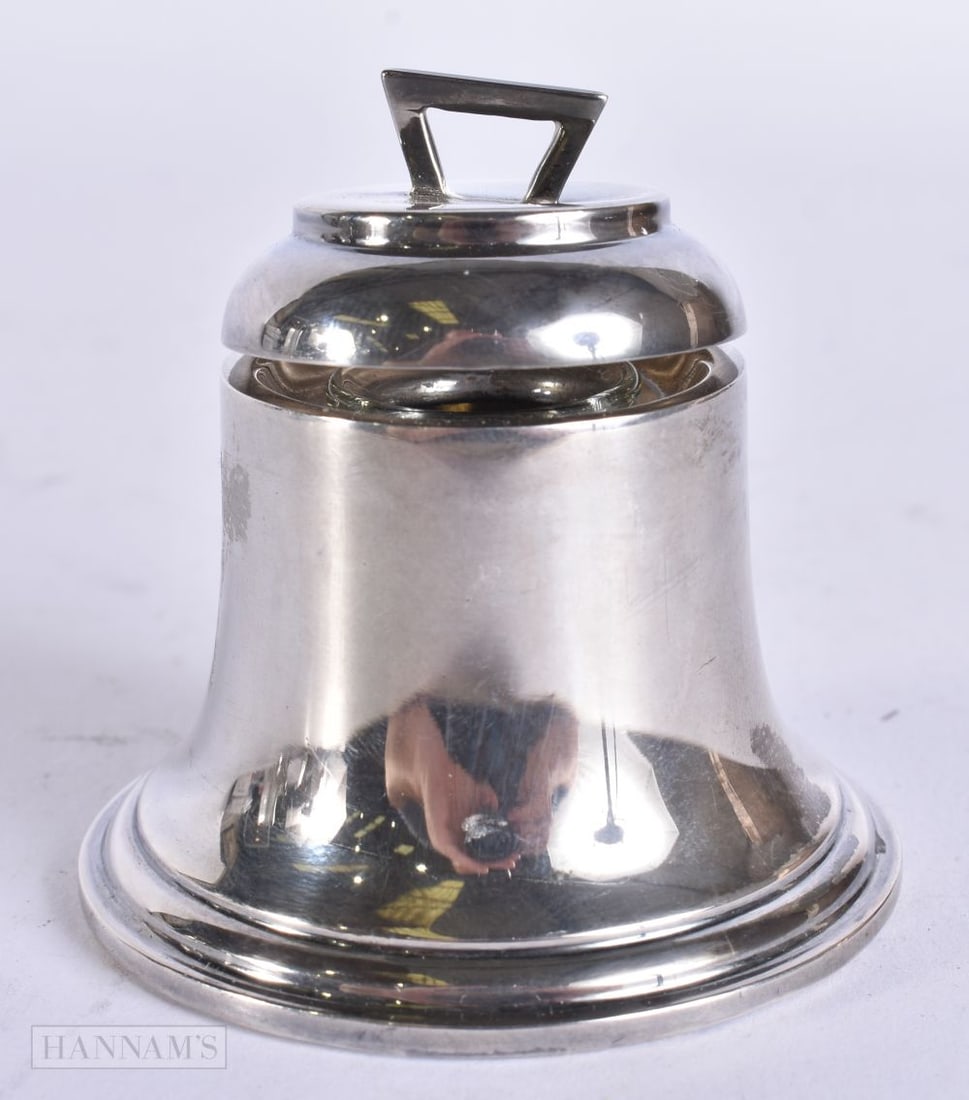AN ANTIQUE SILVER BELL FORM INKWELL. 88 grams. 6 cm x 4.5 cm.: AN ANTIQUE SILVER BELL FORM INKWELL. 88 grams. 6 cm x 4.5 cm.