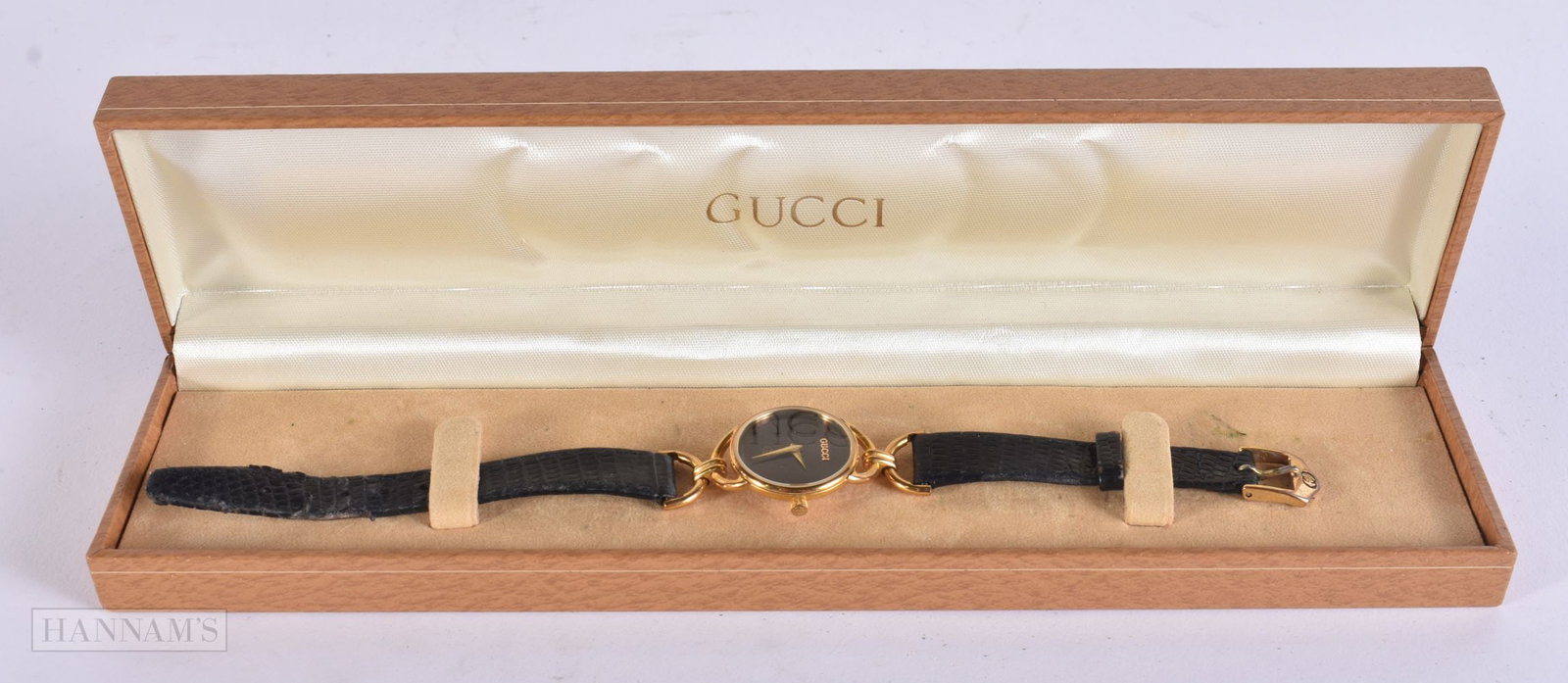 A GUCCI WRIST WATCH. Untested. 2.25 cm wide.: A GUCCI WRIST WATCH. Untested. 2.25 cm wide.