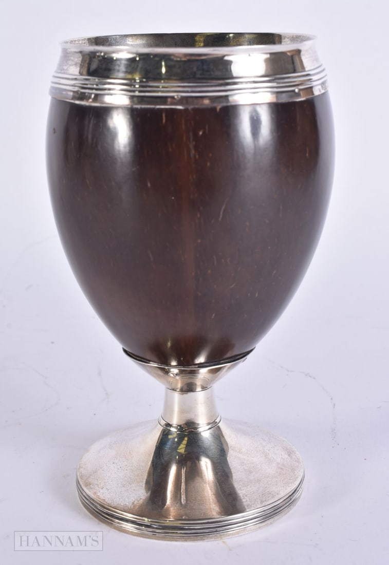 AN EARLY 19TH CENTURY SILVER MOUNTED COCONUT CUP by Thomas & William Chawner. London 1818. 16 cm hig (1 of 7)