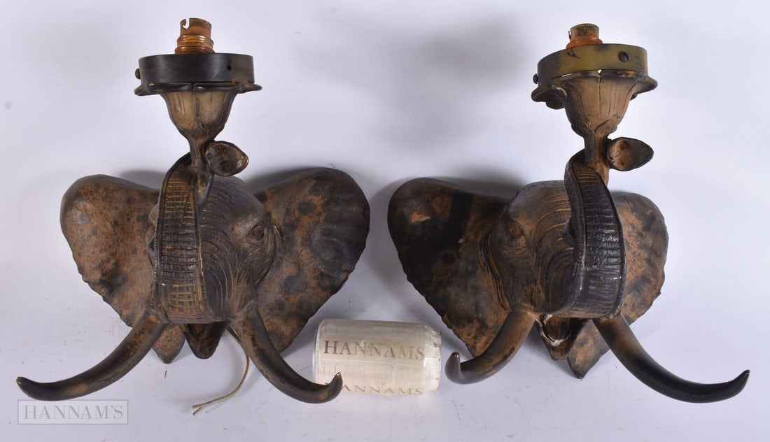 A CHARMING PAIR OF BRONZE ELEPHANT COUNTRY LODGE WALL LIGHTS. 32 cm x 27 cm. (1 of 5)