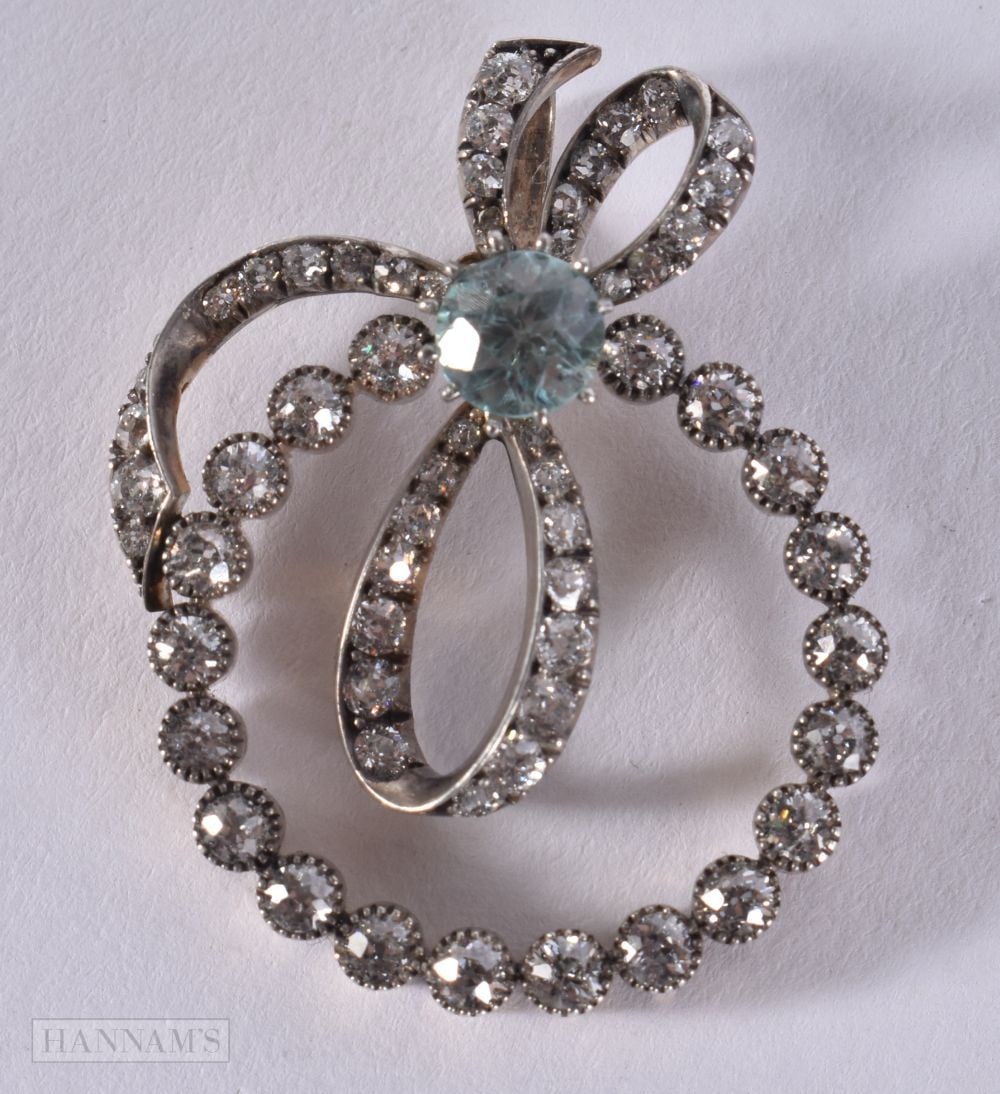 A FINE EDWARDIAN OLD DIAMOND AND AQUAMARINE PENDANT. 5.9 grams. 3.5 cm x 2.75 cm. (1 of 2)