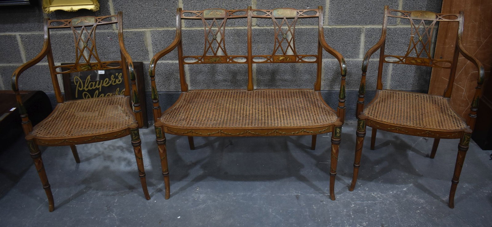 AN EDWARDIAN SATINWOOD SOFA AND MATCHING CHAIRS. (3) 87cm x 66 cm x 92cm: AN EDWARDIAN SATINWOOD SOFA AND MATCHING CHAIRS. (3) 87cm x 66 cm x 92cm
