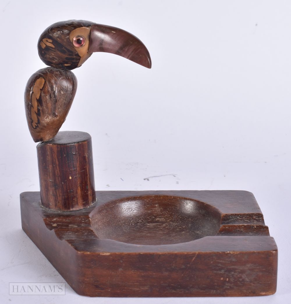 A 1950S Y Z DUNHILL STYLE BIRD ASHTRAY. 14 cm x 10 cm.: A 1950S Y Z DUNHILL STYLE BIRD ASHTRAY. 14 cm x 10 cm.