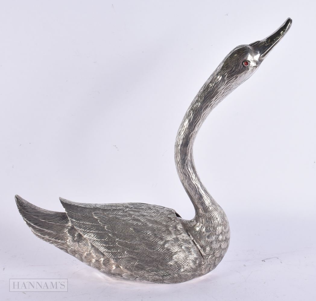 A LARGE CONTINENTAL SILVER BIRD. 3094 grams. 35 cm x 27 cm. (1 of 5)