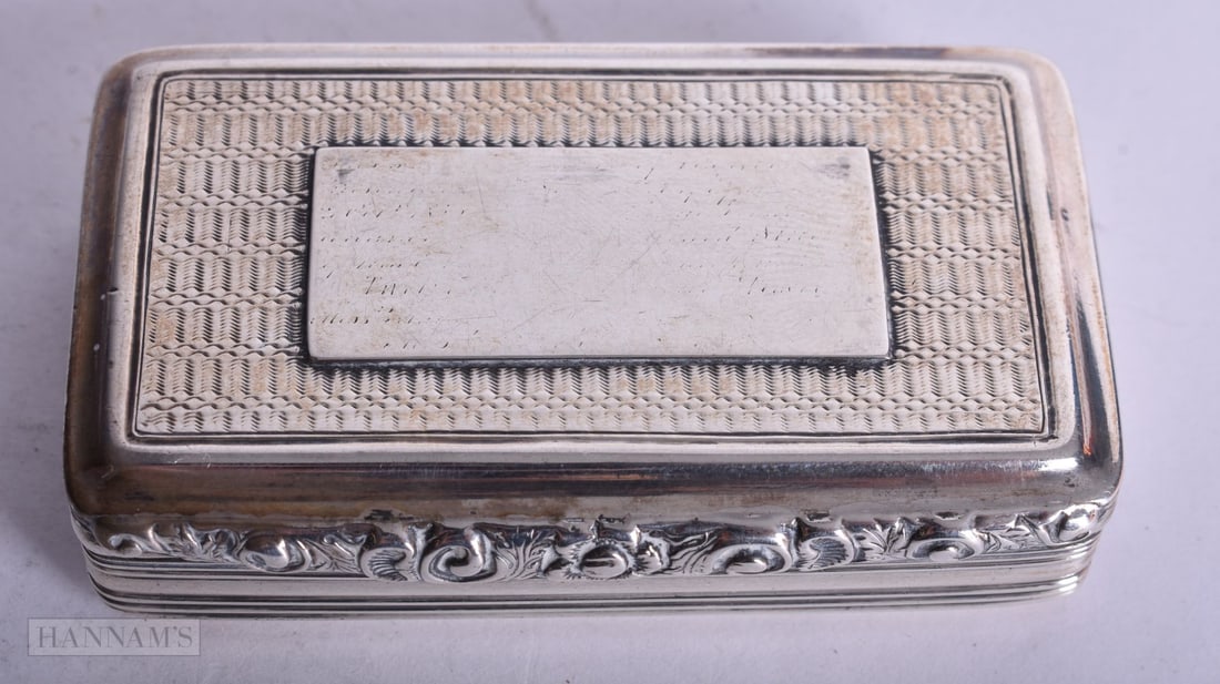 A WILLIAM IV SILVER SNUFF BOX. 78.5 grams. Birmingham 1833. 7 cm x 4.25 cm. (1 of 4)