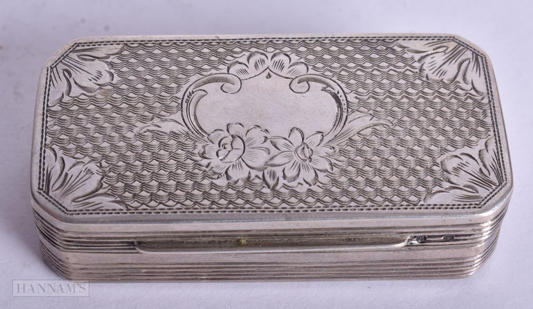 AN EARLY 19TH CENTURY CONTINENTAL SILVER SNUFF BOX. 50 grams. 6.25 cm x 3.25 cm. (1 of 4)