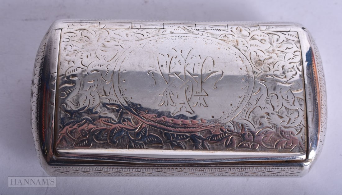 A VICTORIAN SILVER SNUFF BOX. Birmingham 1888. 58 grams. 7.25 cm x 4 cm. (1 of 4)