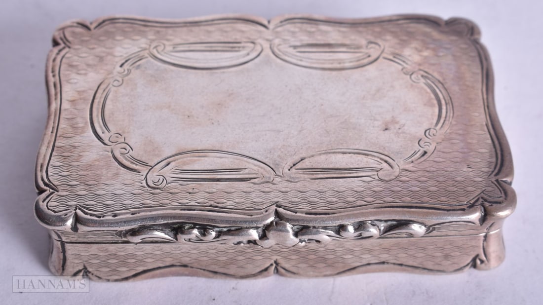 A VICTORIAN SILVER SNUFF BOX. Birmingham 1859. 45.7 grams. 6 cm x 3.75 cm. (1 of 4)