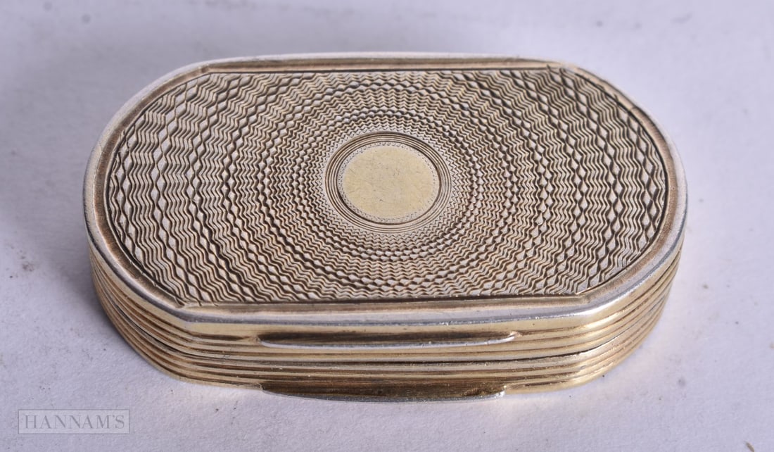 A GEORGE IV SILVER VINAIGRETTE. Birmingham 1825. 13.7 grams. 3.75 cm x 2.25 cm. (1 of 4)