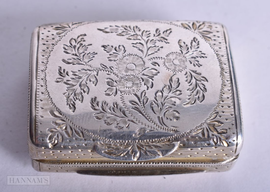 A GEORGE IV SILVER VINAIGRETTE. London 1823. 22.9 grams. 3.75 cm x 3 cm. (1 of 4)