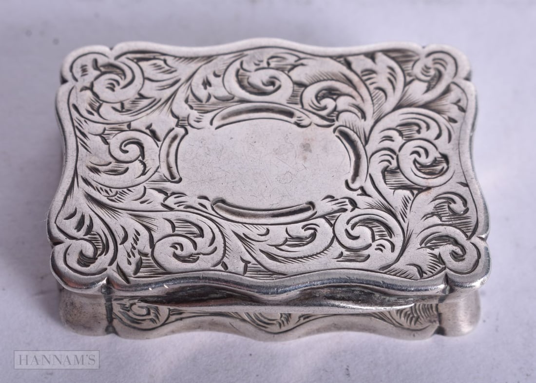 A VICTORIAN SILVER VINAIGRETTE. 16.7 grams. 3.5 cm x 2.5 cm. (1 of 5)