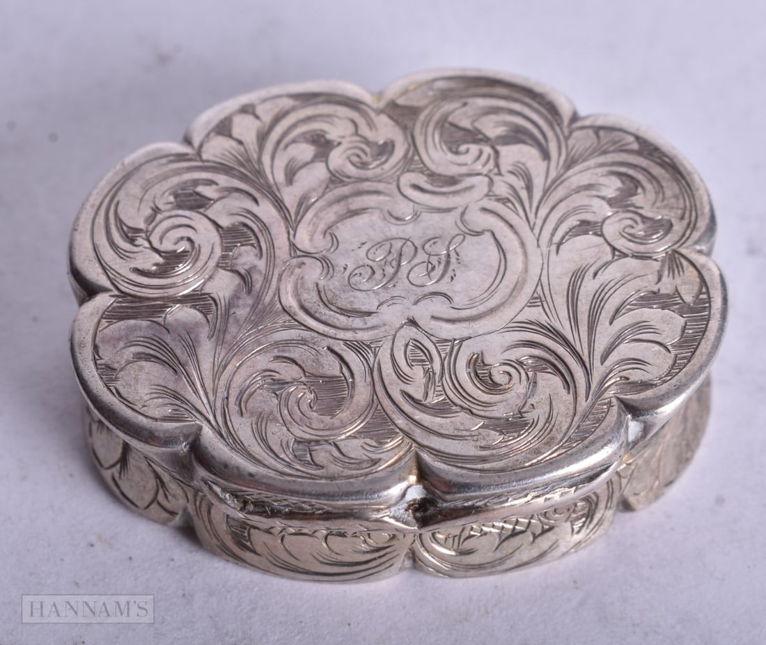 A VICTORIAN SILVER VINAIGRETTE. Birmingham 1851. 17.2 grams. 2.75 cm x 3.5 cm. (1 of 5)