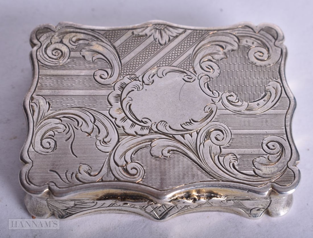 A WILLIAM IV SILVER VINAIGRETTE. Birmingham 1833. 31.1 grams. 4.5 cm x 3.5 cm. (1 of 5)