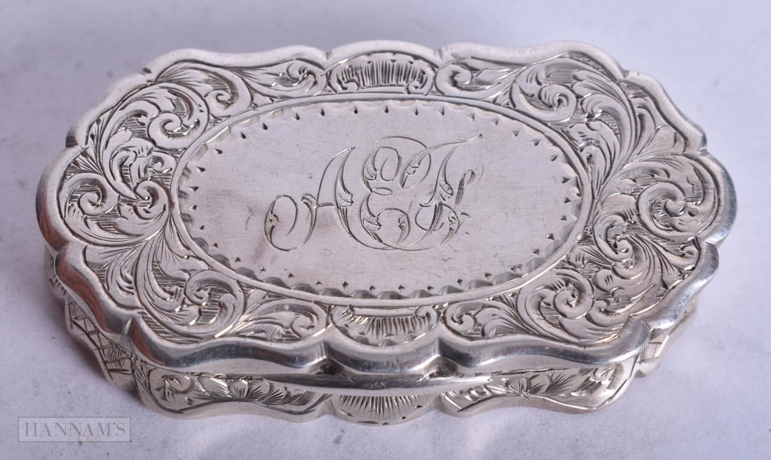 A VICTORIAN SILVER VINAIGRETTE. Birmingham 1868. 31.1 grams. 5.25 cm x 3 cm. (1 of 5)