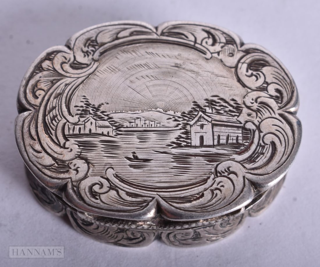 A VICTORIAN SILVER VINAIGRETTE. Birmingham 1845. 14.8 grams. 3.5 cm x 2.75 cm. (1 of 5)