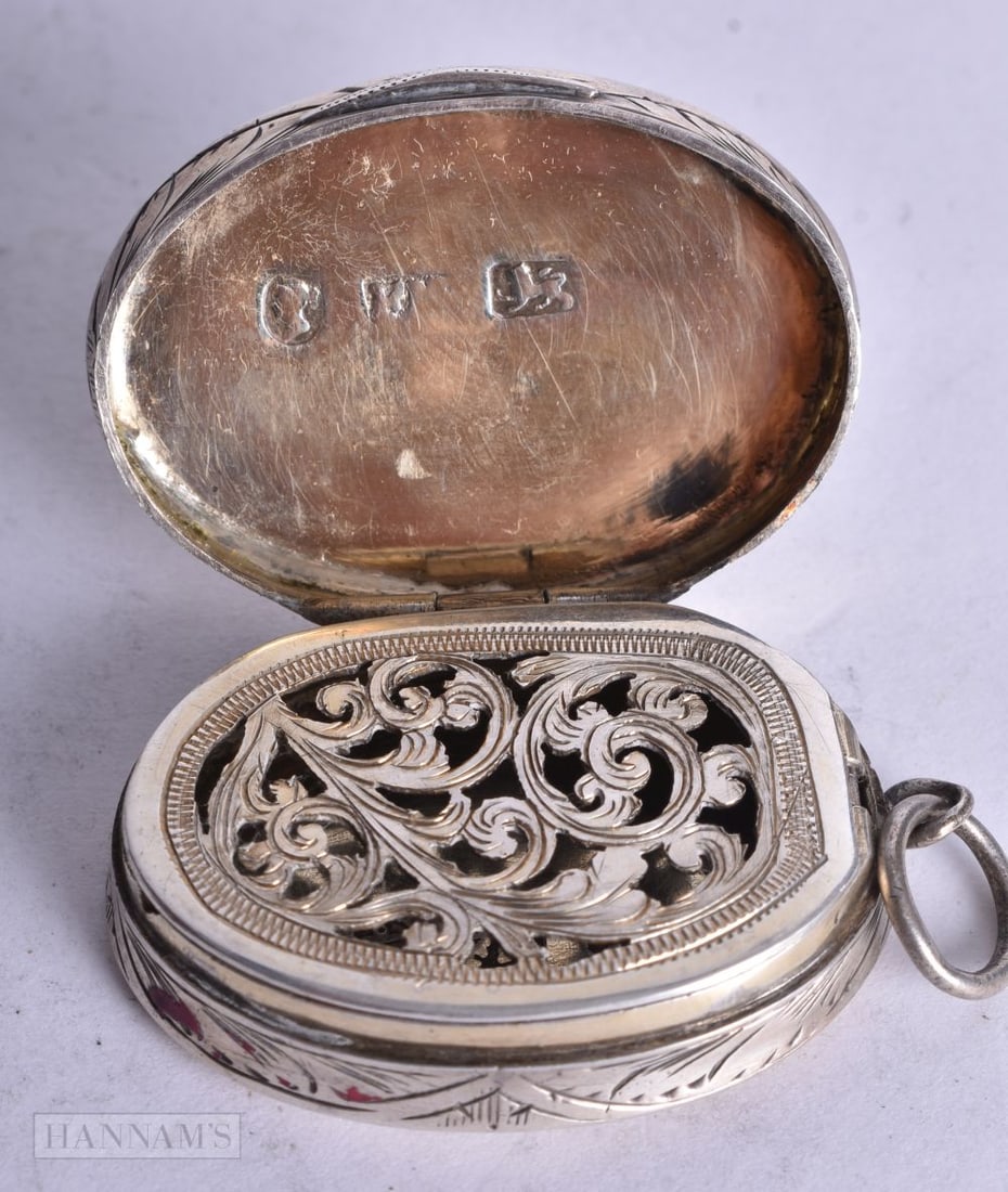 A VICTORIAN SILVER VINAIGRETTE. Birmingham 1860. 12.7 grams. 3.5 cm x 2.5 cm.: A VICTORIAN SILVER VINAIGRETTE. Birmingham 1860. 12.7 grams. 3.5 cm x 2.5 cm.