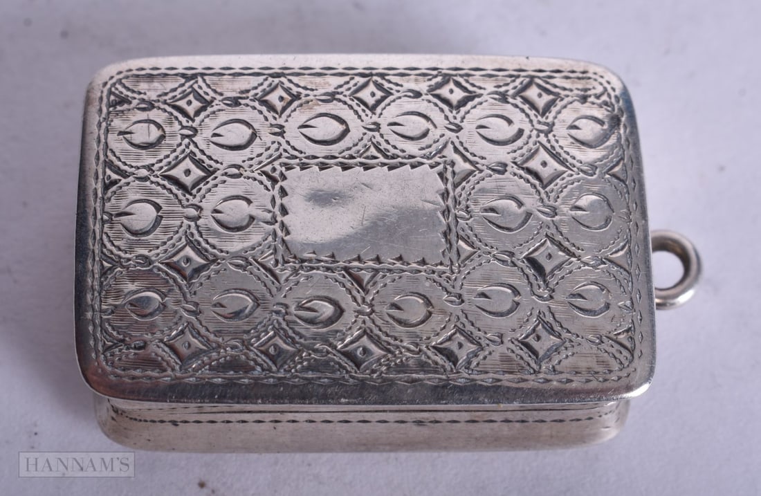 A GEORGE IV SILVER VINAIGRETTE. Birmingham 1827. 11.2 grams. 2 cm x 3 cm. (1 of 3)