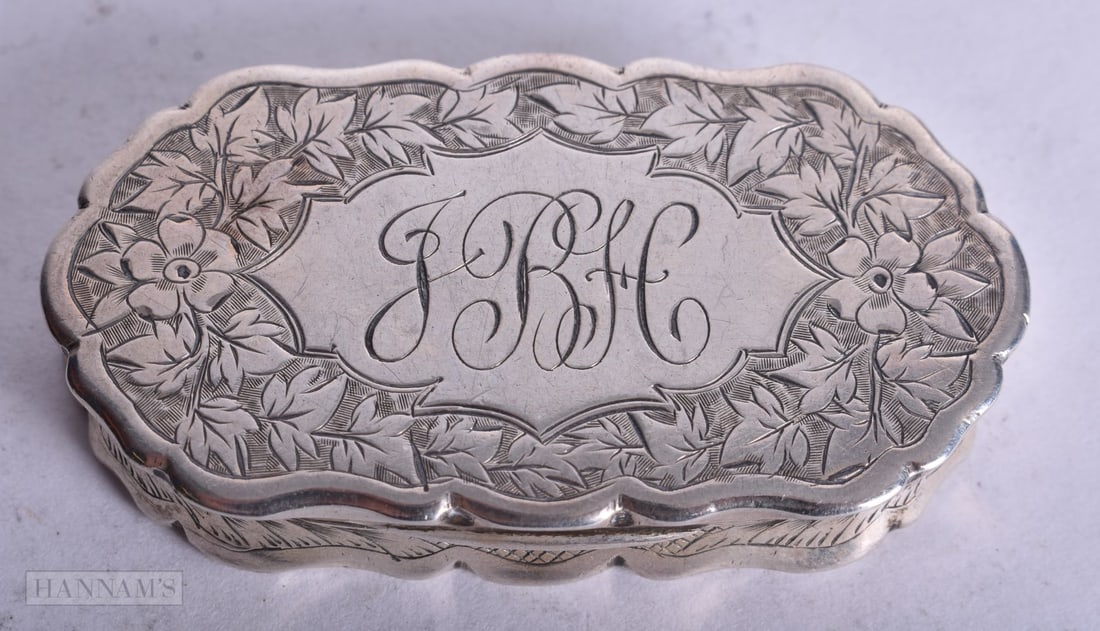 A VICTORIAN SILVER VINAIGRETTE. Birmingham 1888. 28.2 grams. 5.25 cm x 2.75 cm.: A VICTORIAN SILVER VINAIGRETTE. Birmingham 1888. 28.2 grams. 5.25 cm x 2.75 cm.