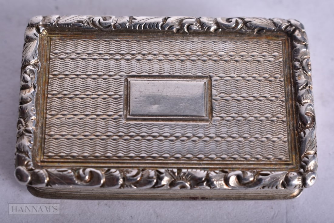 AN EARLY VICTORIAN SILVER VINAIGRETTE. Birmingham 1838. 16.6 grams. 3.5 cm x 2.25 cm. (1 of 5)