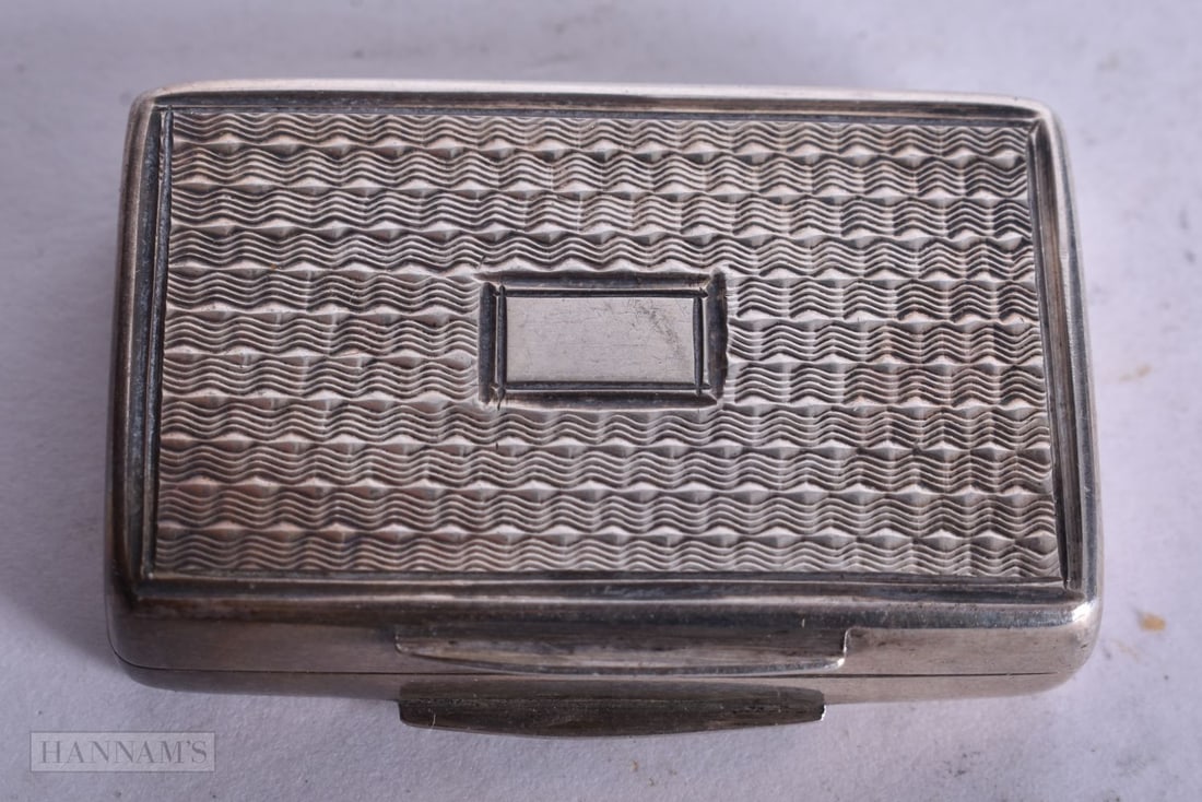 A GEORGE IV SILVER VINAIGRETTE. Birmingham 1826. 15.2 grams. 3.5 cm x 2.5 cm. (1 of 5)