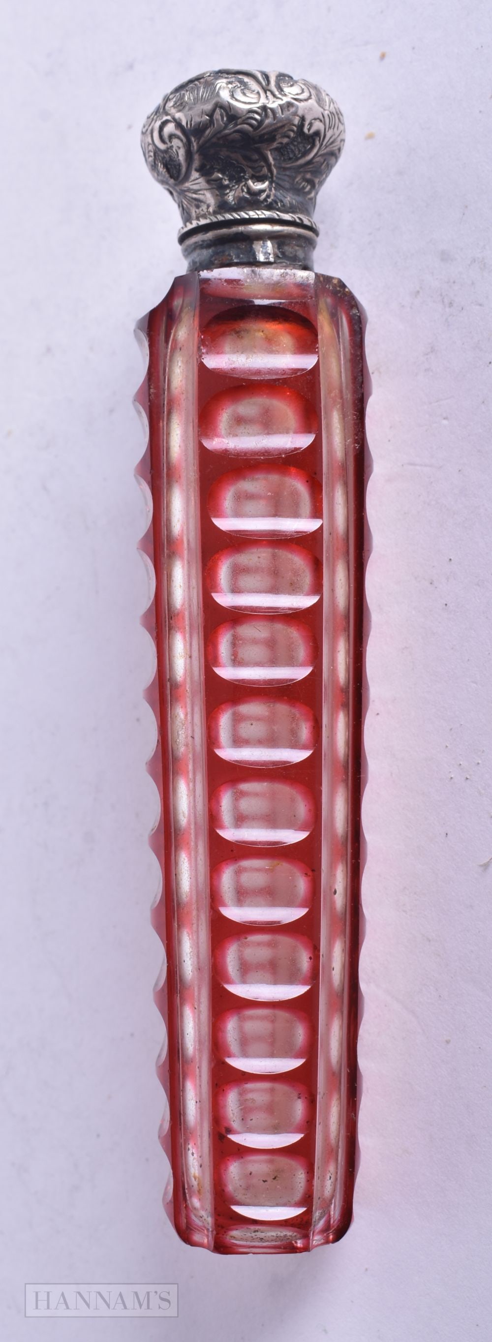A VICTORIAN SILVER AND RUBY FLASH GLASS SCENT BOTTLE. 72.4 grams. 12.75 cm long. (1 of 2)
