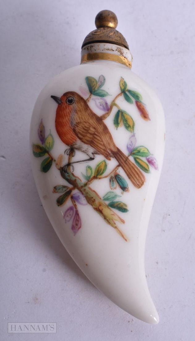 A VICTORIAN ROYAL WORCESTER PORCELAIN SCENT BOTTLE. 9 cm x 3.75 cm. (1 of 3)