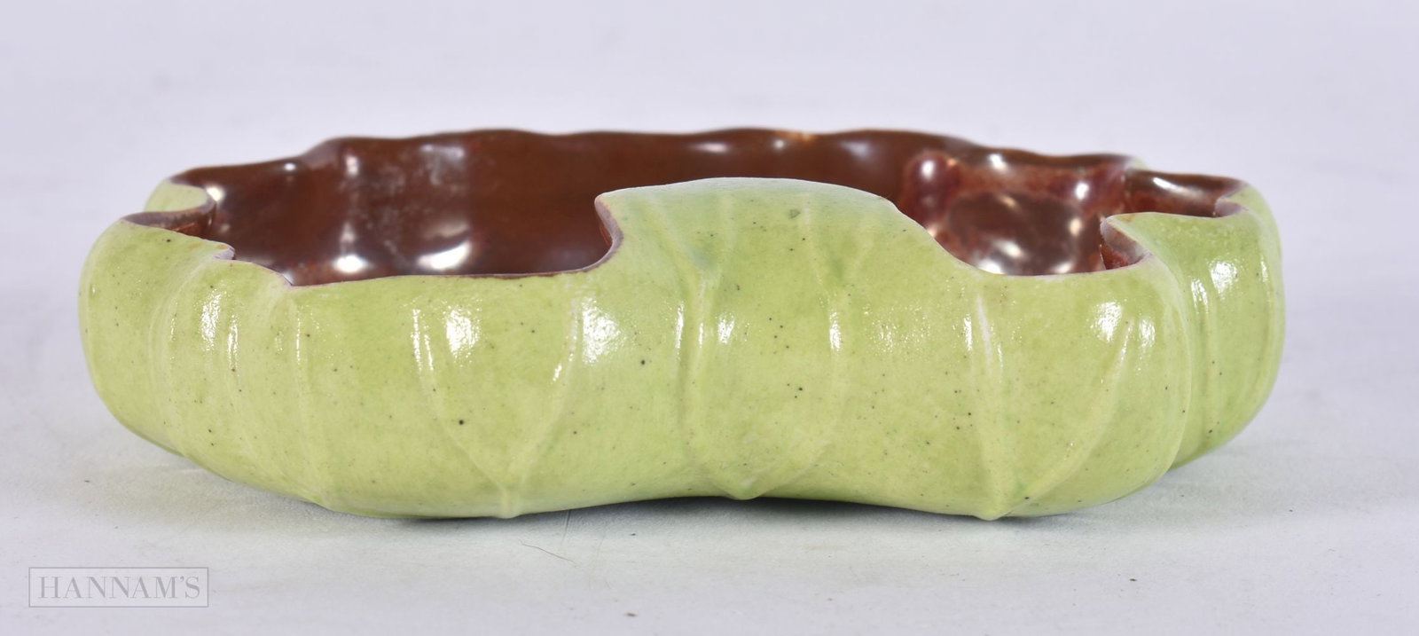A CHINESE QING DYNASTY GREEN GLAZED PORCELAIN BRUSH WASHER. 10 cm x 7.5 cm. (1 of 4)