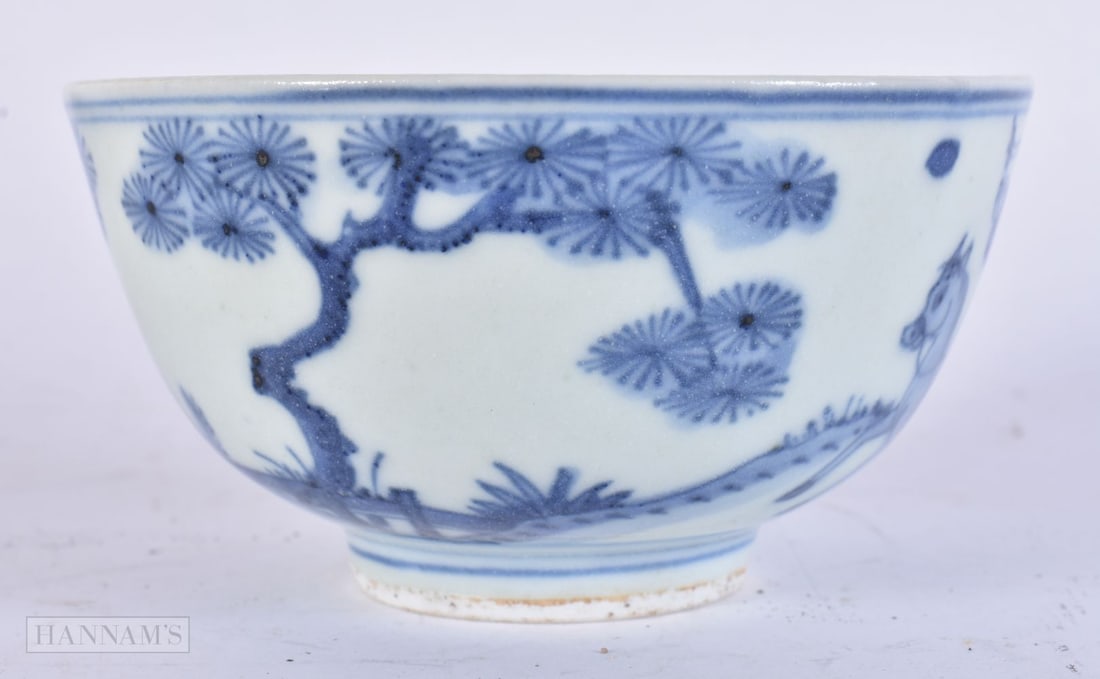 A CHINESE QING DYNASTY BLUE AND WHITE PORCELAIN BOWL. 12 cm wide.: A CHINESE QING DYNASTY BLUE AND WHITE PORCELAIN BOWL. 12 cm wide.