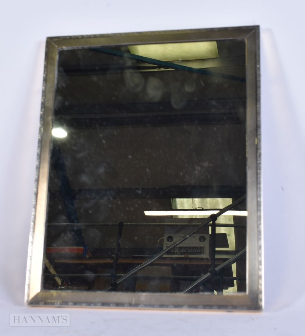 AN ART DECO SILVER MIRROR. London 1935. 25 cm x 20 cm. (1 of 4)