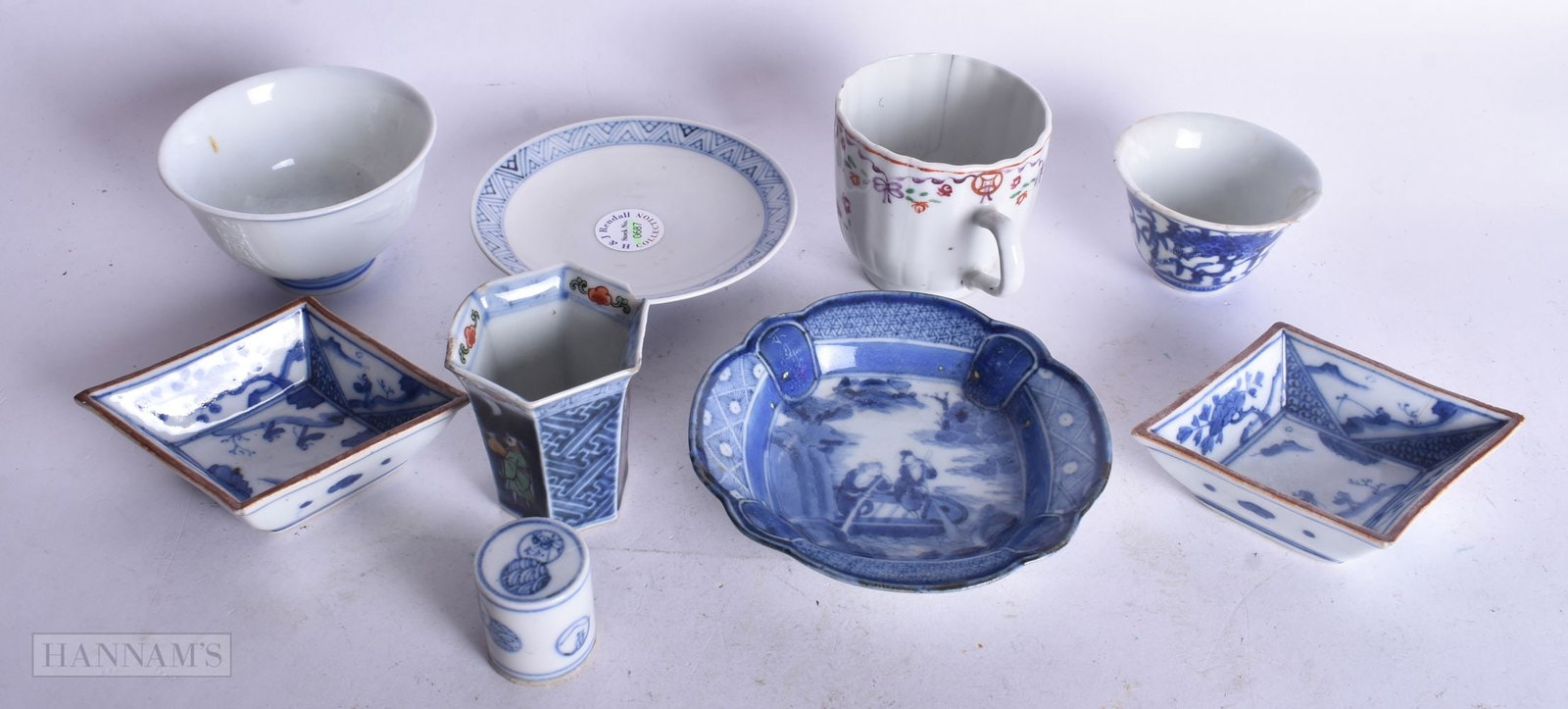 A COLLECTION OF JAPANESE PORCELAIN. 11 cm diameter. (9) (1 of 4)