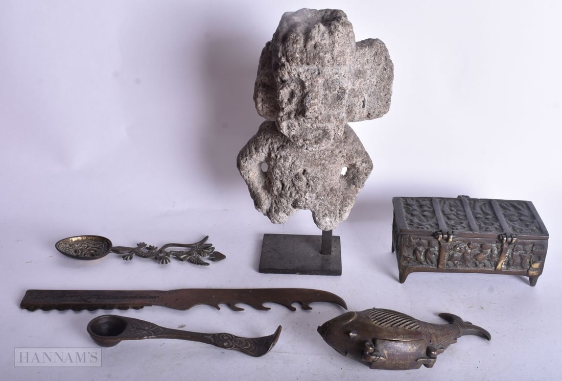 A AZTEC CARVED VOLCANIC STONE FIGURE TOGETHER WITH A COLLECTION OF ORIENTAL BRONZE ITEMS. 20 x 13 cm: A AZTEC CARVED VOLCANIC STONE FIGURE TOGETHER WITH A COLLECTION OF ORIENTAL BRONZE ITEMS. 20 x 13 cm.