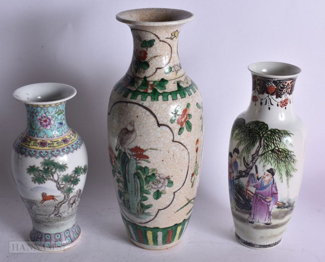 A CHINESE CRACKLE GLAZED FAMILLE VERTE VASE TOGETHER WITH FAMILLE ROSE VASE AND A LATE EXPORT VASE. (1 of 4)