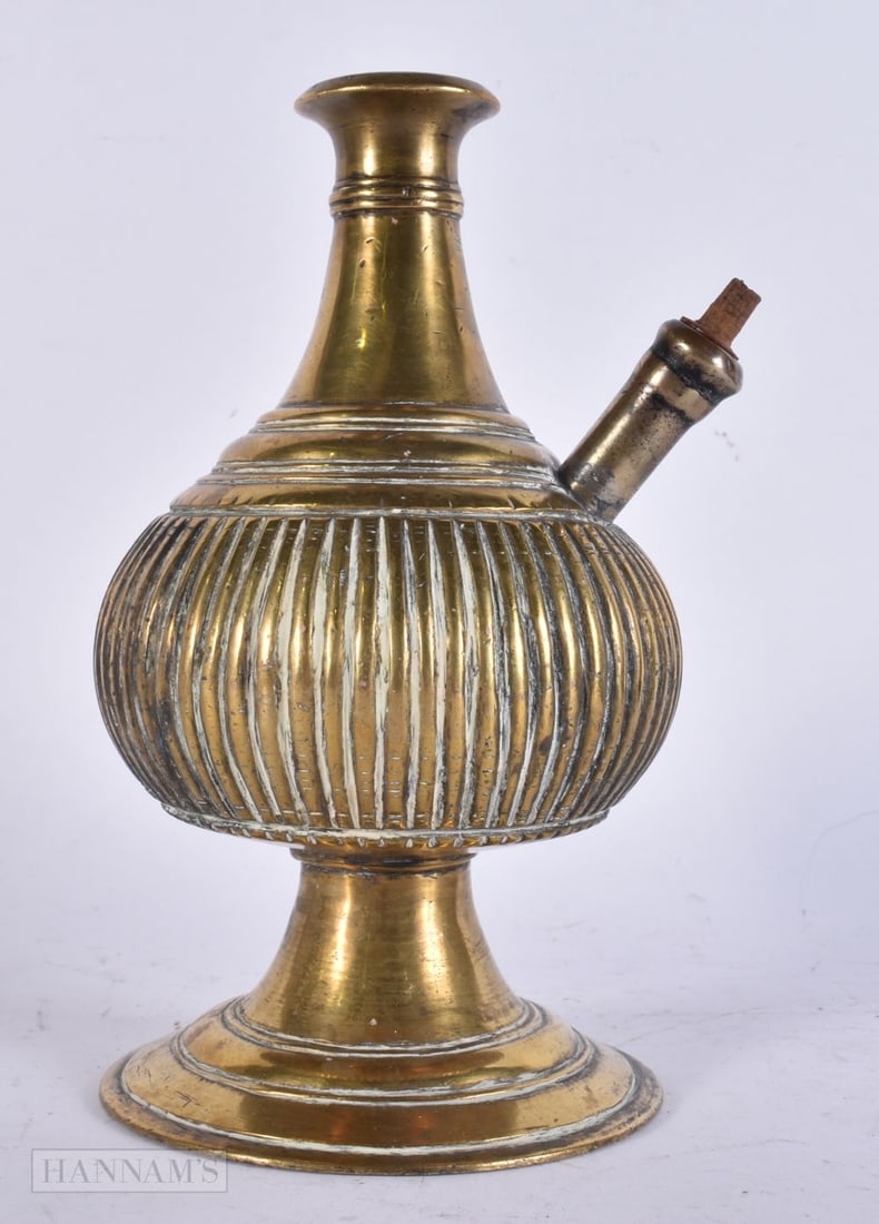 AN 18TH CENTURY ISLAMIC INDIAN BRONZE HOOKAH PIPE BASE. 22 cm x 12 cm. (1 of 5)