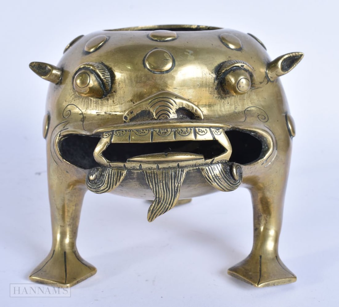 A RARE 18TH/19TH CENTURY CHINESE BRONZE CENSER Qing, formed as a spotted toad. 18 cm x 12 cm. (1 of 5)