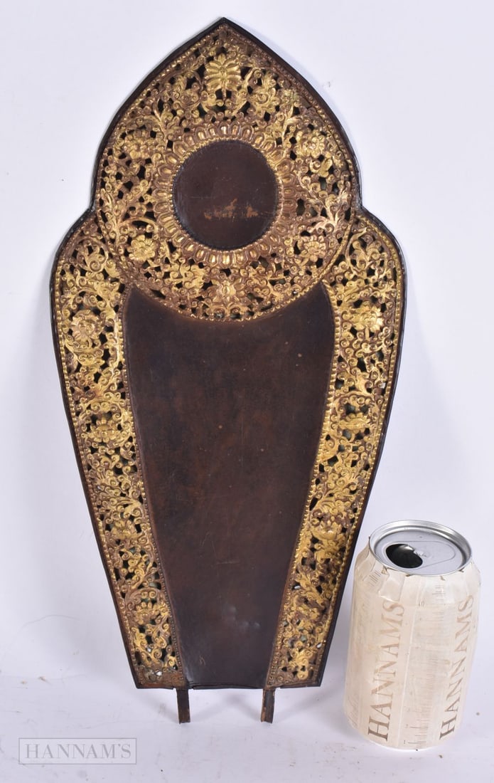 A CHINESE TIBETAN QING DYNASTY RETICULATED MIXED METAL BUDDHA BACK PANEL. 38 cm x 17 cm.: A CHINESE TIBETAN QING DYNASTY RETICULATED MIXED METAL BUDDHA BACK PANEL. 38 cm x 17 cm.