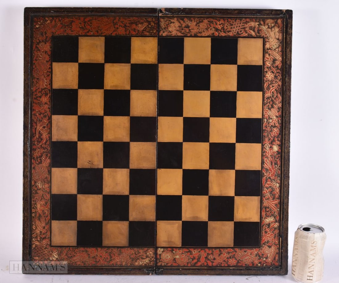 A MID 19TH CENTURY BLACK LACQUER EXPORT GAMING BOARD. 56 cm x 56 cm.: A MID 19TH CENTURY BLACK LACQUER EXPORT GAMING BOARD. 56 cm x 56 cm.