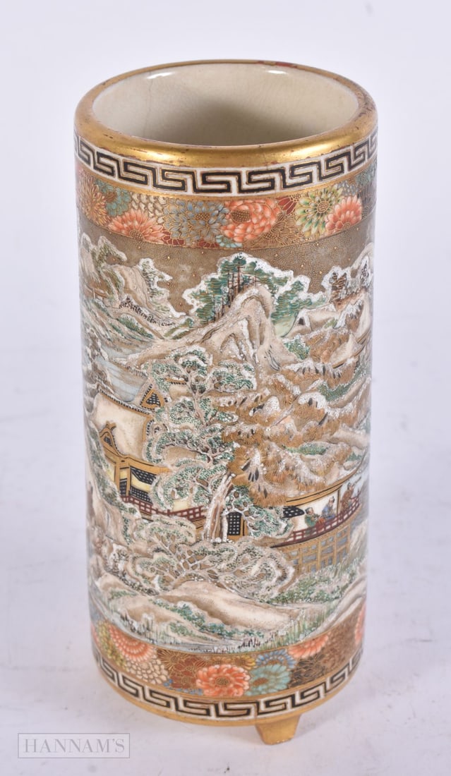 A FINE 19TH CENTURY JAPANESE MEIJI PERIOD SATSUMA CYLINDRICAL VASE painted with figures in a snowy l: A FINE 19TH CENTURY JAPANESE MEIJI PERIOD SATSUMA CYLINDRICAL VASE painted with figures in a snowy landscape. 15 cm high.
