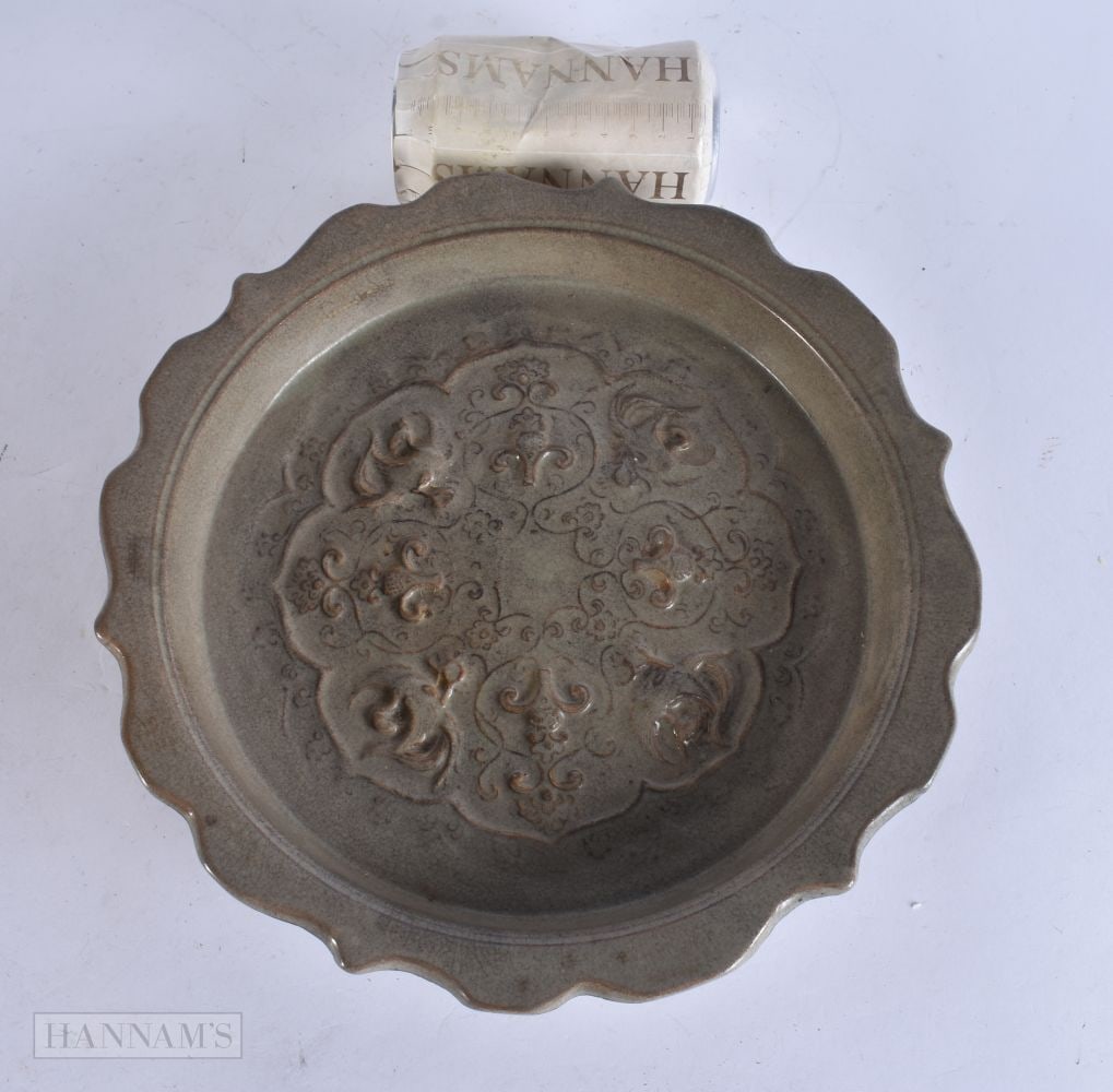 A LARGE CHINESE STONEWARE RELIEF MOULDED DISH. 25 cm wide. (1 of 5)