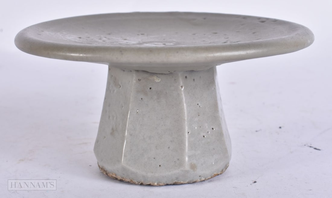 AN EARLY KOREAN GREY GLAZED STONEWARE FOOTED DISH. 13 cm wide. (1 of 4)