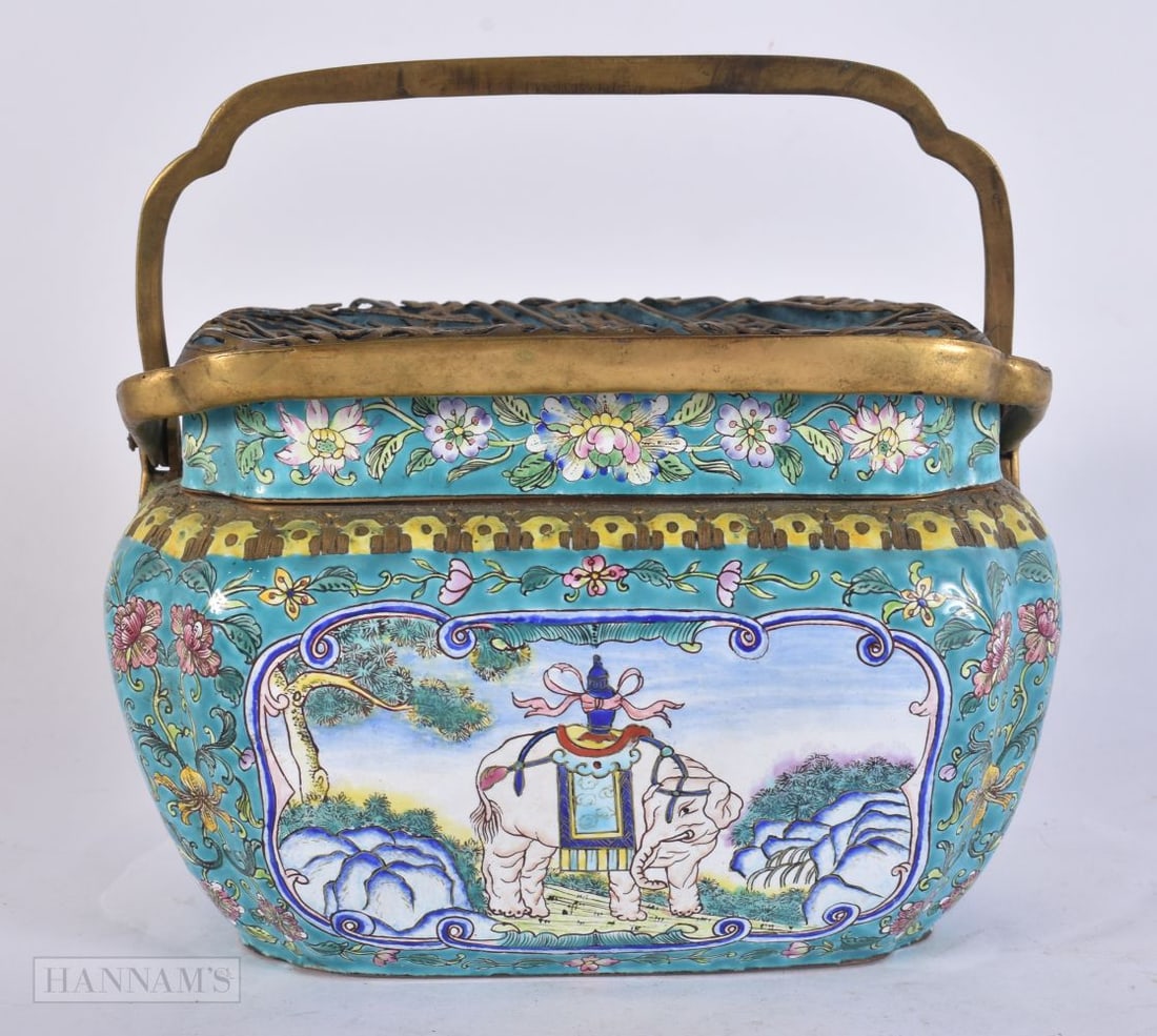 AN EARLY 20TH CENTURY CHINESE CANTON ENAMEL HAND WARMER ANR COVER Late Qing. 15 cm x 15 cm inc handl: AN EARLY 20TH CENTURY CHINESE CANTON ENAMEL HAND WARMER ANR COVER Late Qing. 15 cm x 15 cm inc handle.