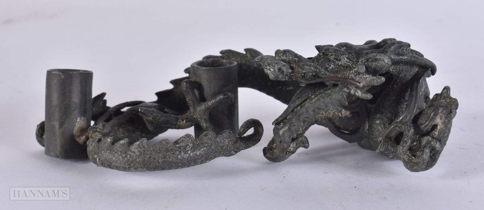 A 19TH CENTURY JAPANESE MEIJI PERIOD BRONZE DRAGON. 13 cm wide.: A 19TH CENTURY JAPANESE MEIJI PERIOD BRONZE DRAGON. 13 cm wide.