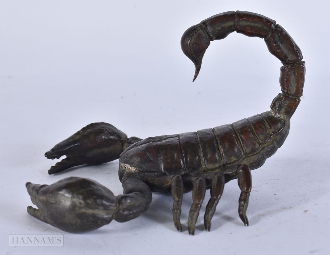 A JAPANESE ARTICULATED BRONZE SCORPION. 12 cm wide. (1 of 4)
