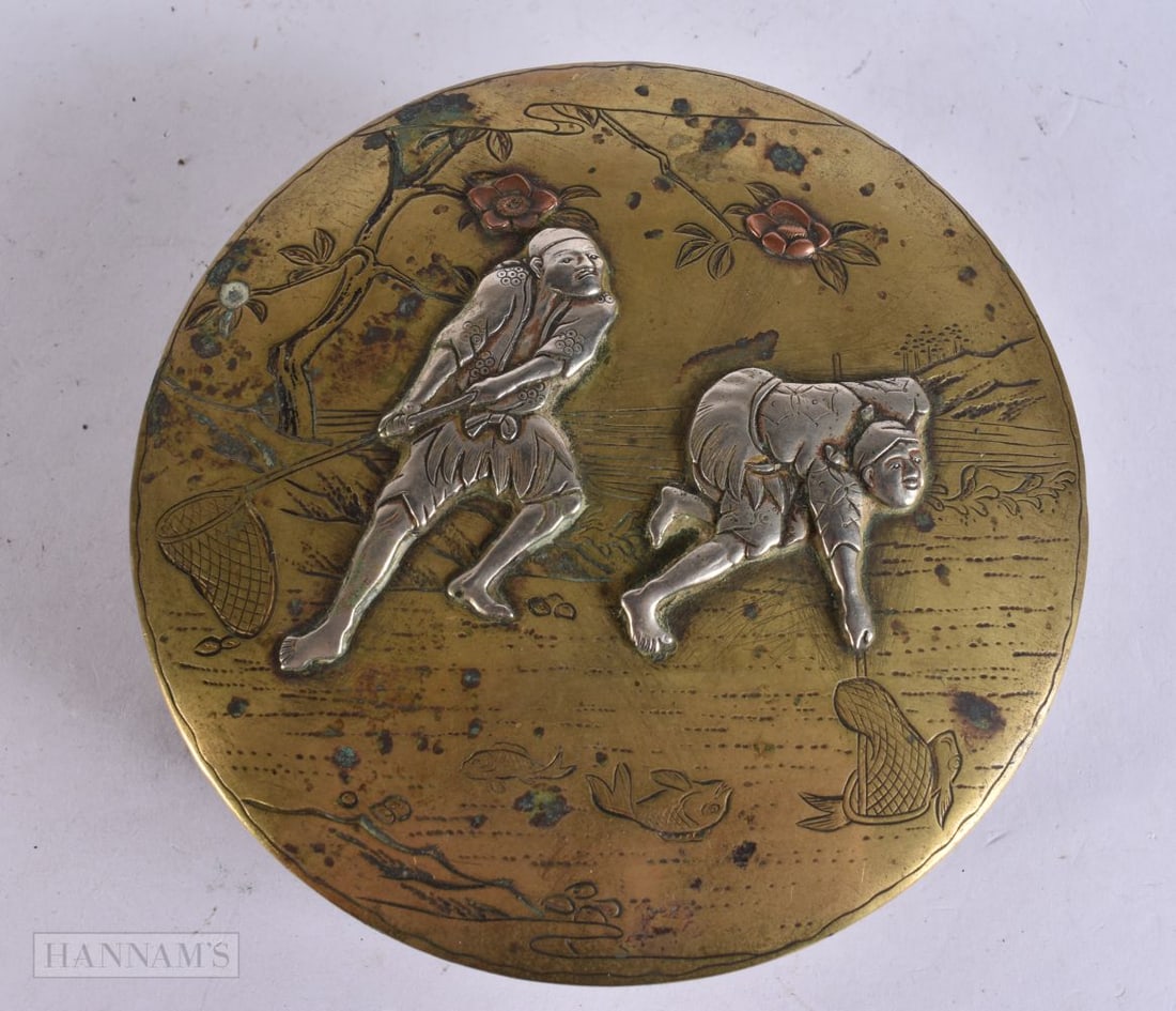 A 19TH CENTURY JAPANESE MEIJI PERIOD MIXED METAL BOX AND COVER. 13.5 cm wide.: A 19TH CENTURY JAPANESE MEIJI PERIOD MIXED METAL BOX AND COVER. 13.5 cm wide.