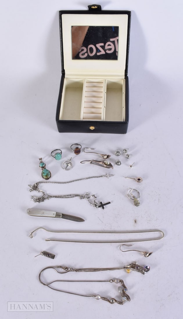 SILVER JEWELLERY. 88 grams. (qty): SILVER JEWELLERY. 88 grams. (qty)